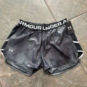 Under Armour Loose Women's Black Gray And White Athletic Shorts M NWT